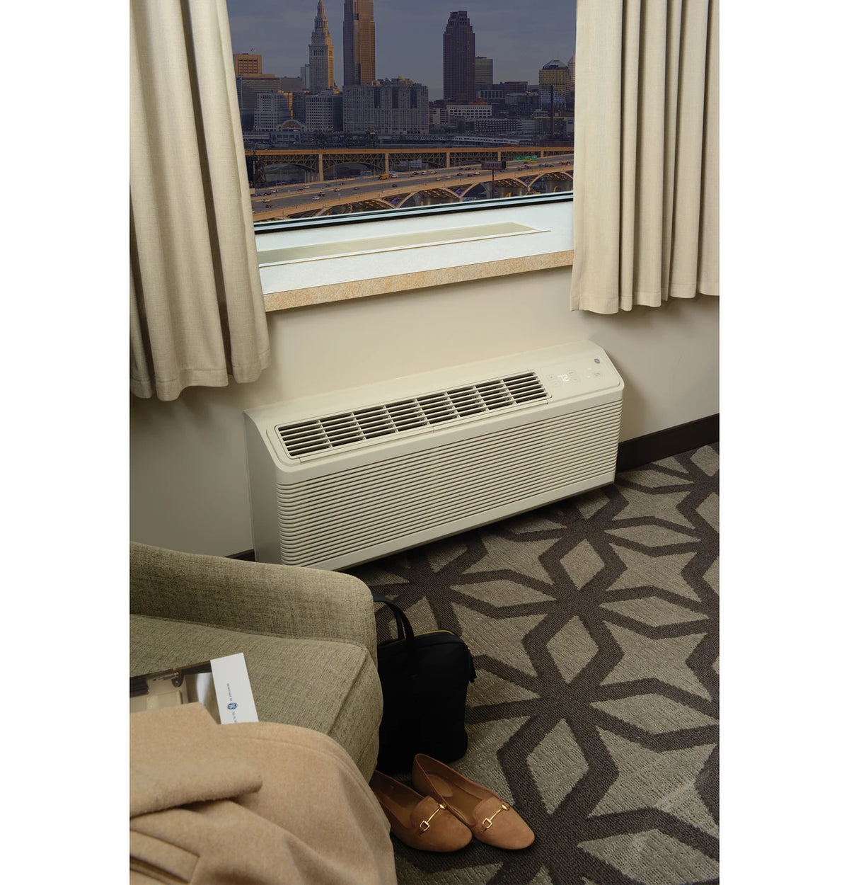 GE Zoneline Heat Pump Unit with Makeup Air 12,000 BTU, 230/208 Volt America - view 3